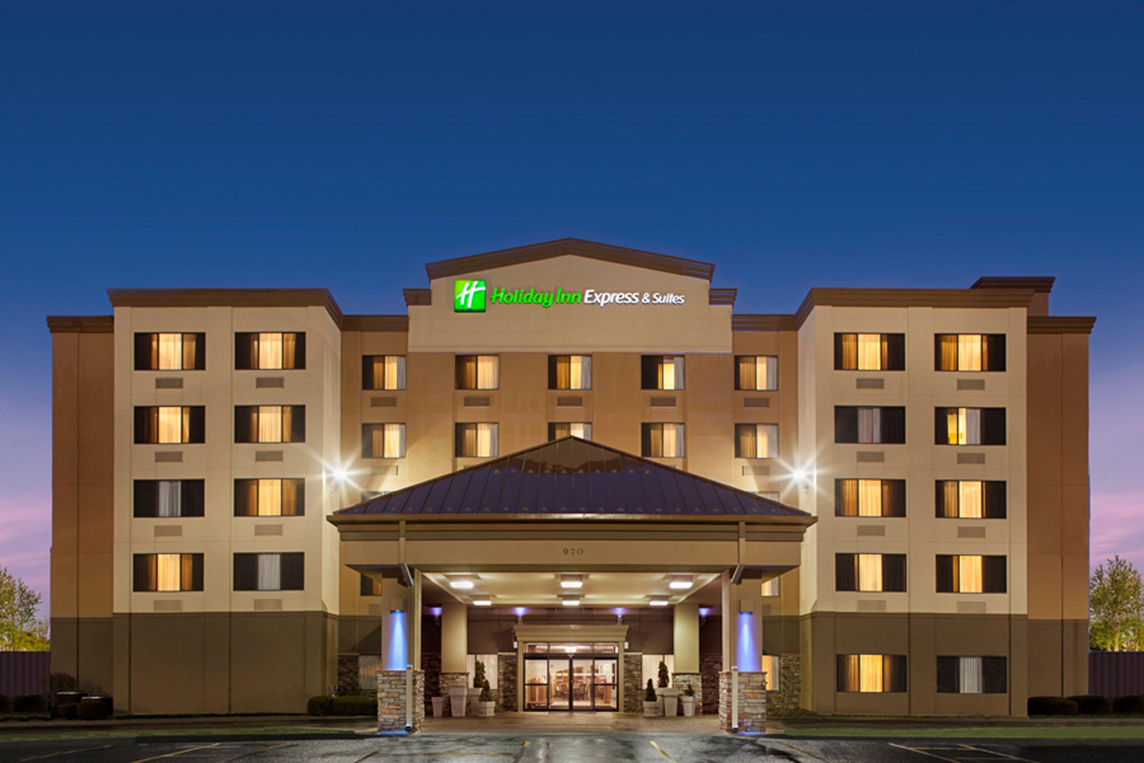 Holiday Inn Express Hotel & Suites Coralville, An Ihg Hotel Exterior photo